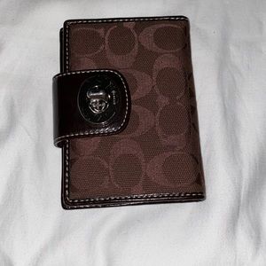 COPY - Authentic Coach beautiful clean no stains wallet